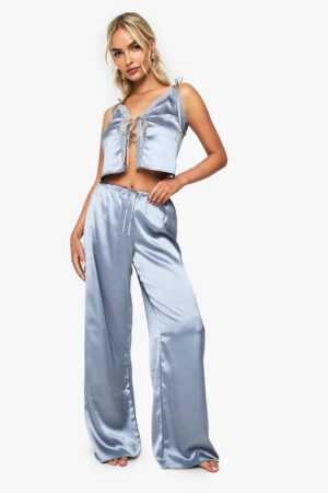boohoo Dam Brudig satins pyjamasbyxa med vida ben | Light Blue | Storlek 40