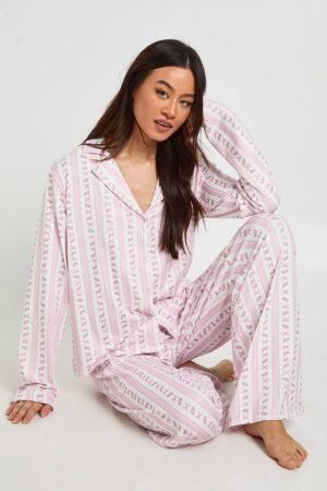 boohoo Dam Lång Pyjamasset med Rosettmönster - Långärmad Skjorta & Byxor | Pink | Storlek 44
