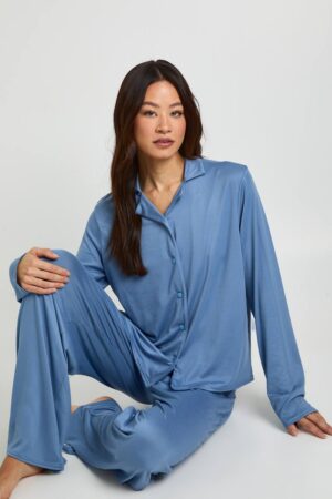 boohoo Dam Lång långärmad skjorta & byxor pyjamasset | Dusty Blue | Storlek 36