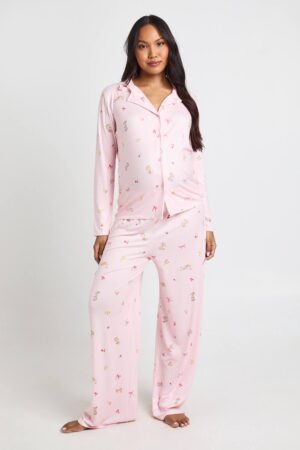 boohoo Dam Mammakläder Pyjamas Set Med Långärmad Skjorta Och Byxor Med Kanin- Och Rosettmönster | Pink | Storlek 36