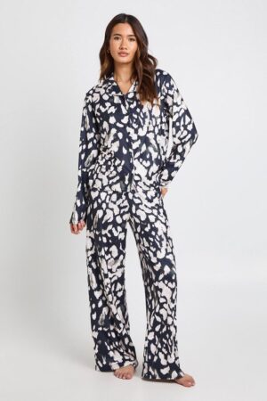 boohoo Dam Mono Leopardmönstrad Långärmad Topp & Byxor Pyjamasset | Black | Storlek 34
