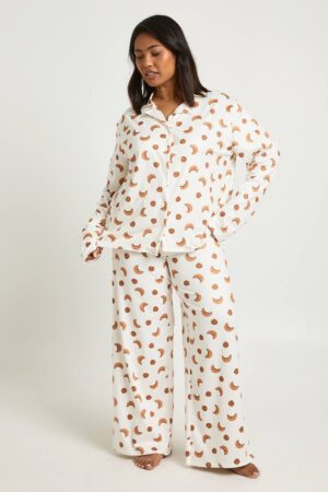 boohoo Dam Plus Croissant-tryck Långärmad Skjorta & Byxa Pyjamas Set | Cream | Storlek 44