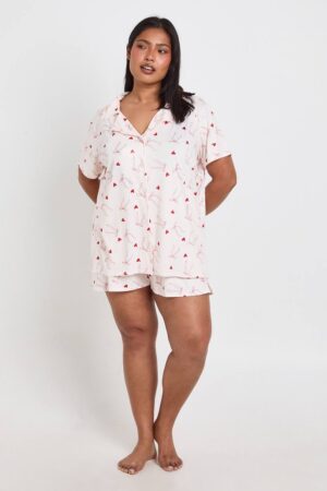 boohoo Dam Plus Heart And Bow Print Short Sleeve Shirt & Shorts Pyjama Set | Pink | Storlek 44