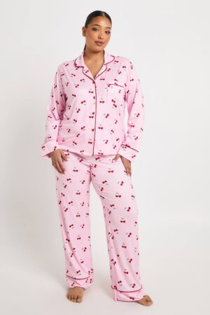 boohoo Dam Plus Hjärta Körsbär Tryck Långärmad Skjorta & Byxa 3-Delars Pyjamas Set | Baby Pink | Storlek 44