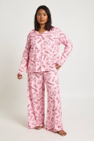 boohoo Dam Plus Pasta Print Långärmad Skjorta och Byxor Pyjamas Set | Pink | Storlek 44