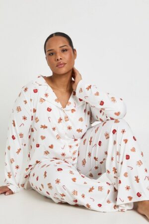 boohoo Dam Plus Pepparkaksgubbe Tryck Långärmad Skjorta Och Byxor Pyjamas Set | White | Storlek 44
