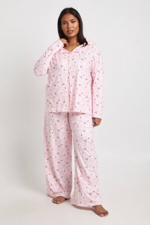 boohoo Dam Plus Rosett och Körsbärstryck Långärmad Skjorta & Byxor Pyjamas Set | Pink | Storlek 44